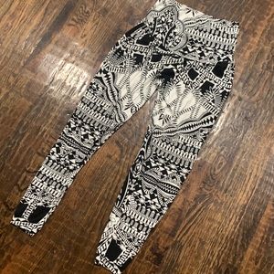 Tart print maternity pants